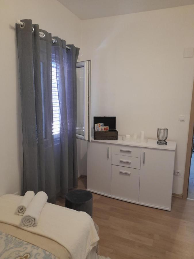 Apartment Bicanic Vir Exterior photo